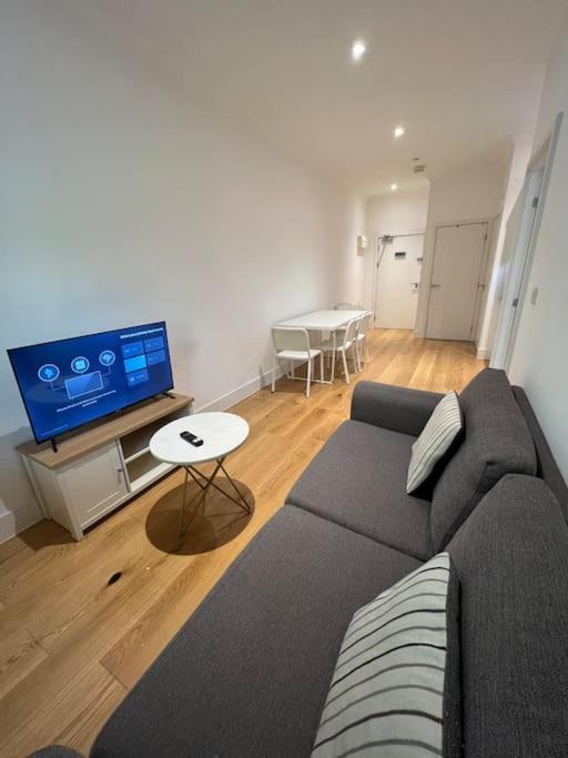 Cozy Modern Apartment In Croydon Central المظهر الخارجي الصورة