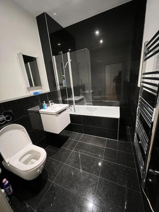 Cozy Modern Apartment In Croydon Central المظهر الخارجي الصورة
