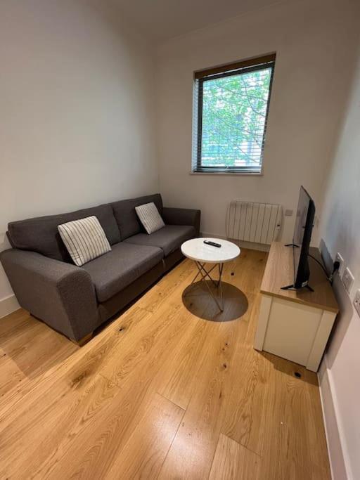 Cozy Modern Apartment In Croydon Central المظهر الخارجي الصورة
