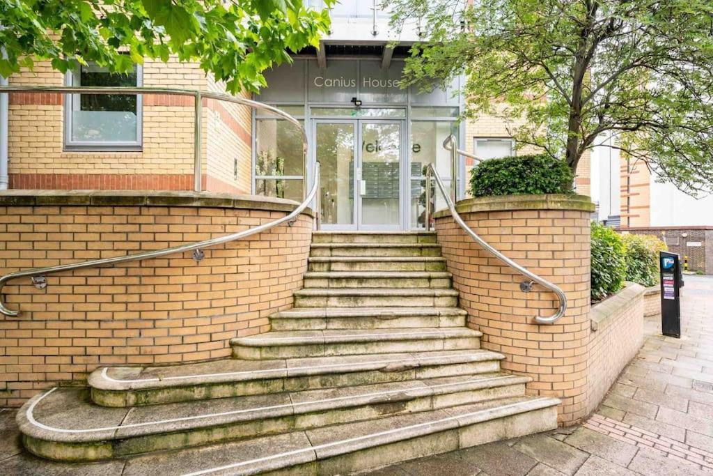 Cozy Modern Apartment In Croydon Central المظهر الخارجي الصورة