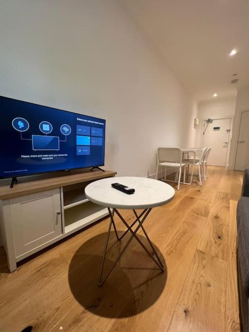 Cozy Modern Apartment In Croydon Central المظهر الخارجي الصورة